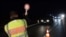 Поліцеський зупиняє та перевірє автівки поблизу німецько-австрійського кордону біля Бад-Райхенгалля, Німеччина, 14 вересня 2015 року