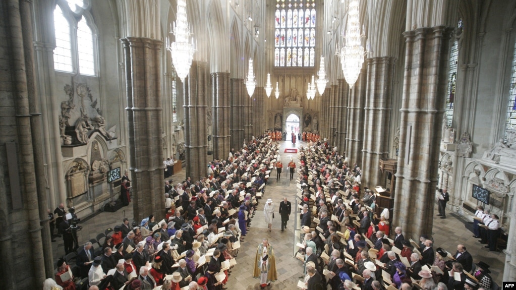  Кралица Елизабет Втора и принц Филип участват на работа във връзка диамантената годишнина от сватбата им в Уестминстърското абатство в Лондон, 19 ноември 2007 година 