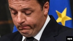 Premijer Matteo Renzi koji je u ponedjeljak podnio ostavku predsjedniku Sergiu Mattarelli nakon teškog poraza u nedjelju 