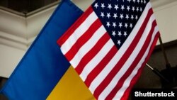 Флаги Украины и США