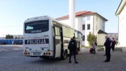 Autobusom su državljani BiH prebačeni u karantenu u Cazinu
