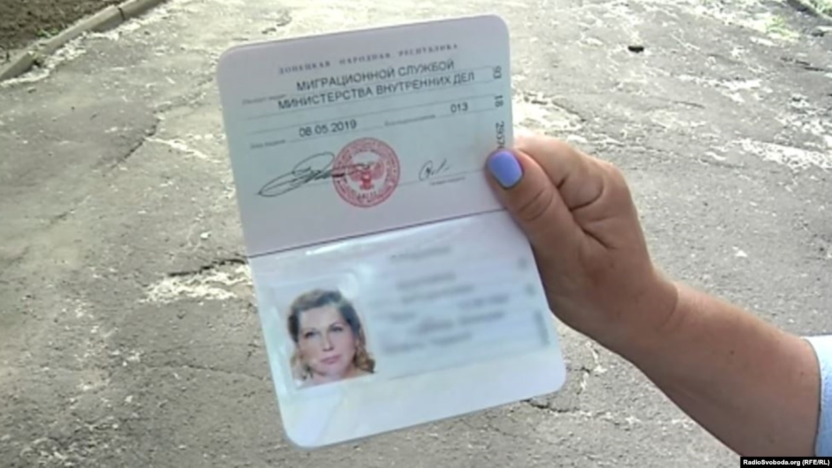 oi5.ru: Оккупация: украинский паспорт необходим и одновременно опасен Оккупация: украинский паспорт необходим и одновременно опасен