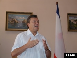 Виктор Янукович в Симферополе. Украина, 2007 год