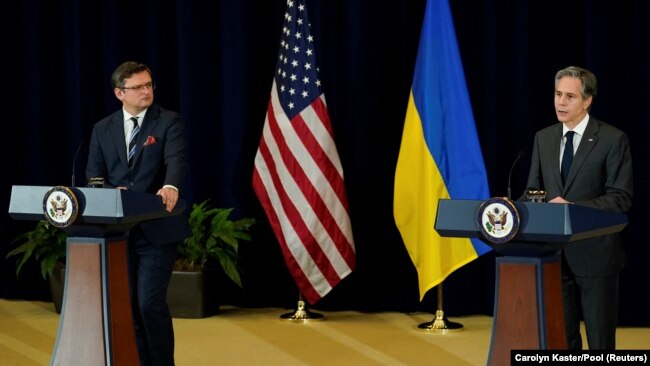Міністр закордонних справ України Дмитро Кулеба (ліворуч) і державний секретар США Ентоні Блінкен. Вашингтон, 22 лютого 2022 року
