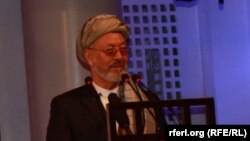کریم خلیلی رئیس شورای عالی صلح افغانستان