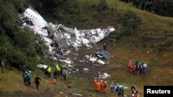 La locul accidentului aviatic lîngă Medellin, în Columbia