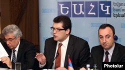 Armenia -- Janez Lenarcic (C), director of the OSCE’s Office of Democratic Institutions and Human Rights, speaks at a seminar in Yerevan, 10Mar2011.