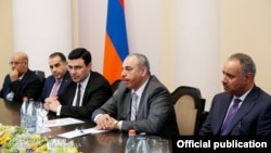 Armenia - Members of Kuwait's parliament at a meeting with Prime Minister Hovik Abrahamian, Yerevan, 18Sep2014.