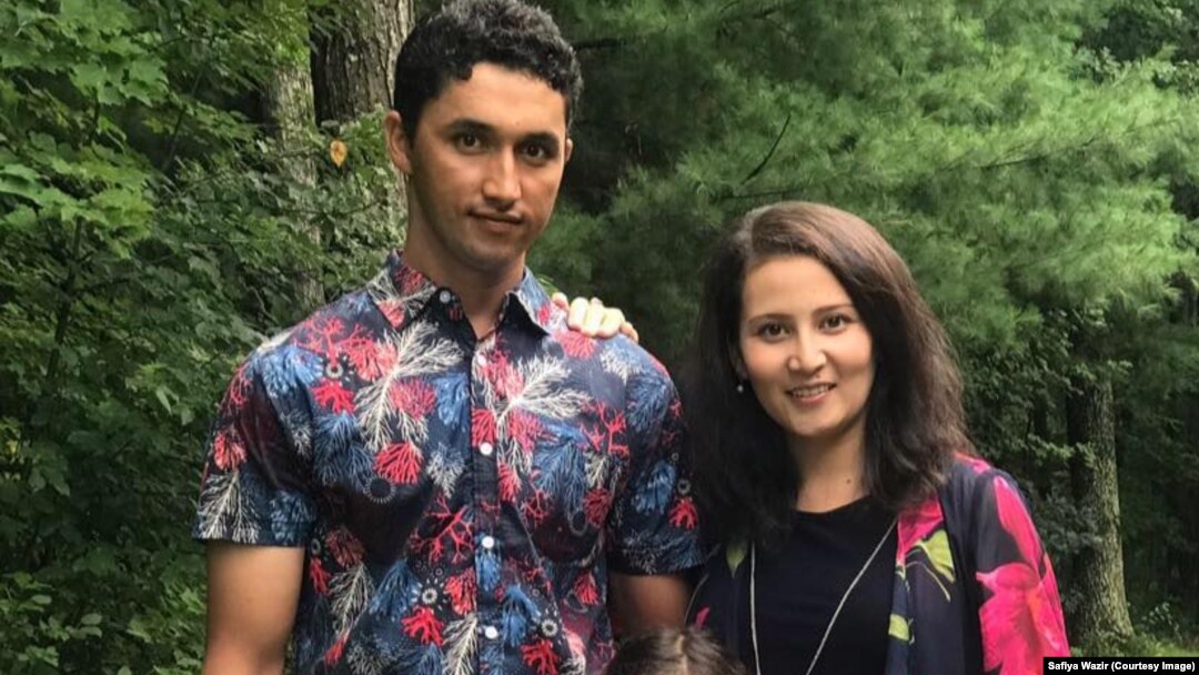 Кеңседе жапондық порно видеоны қараңыз Луцкіде міндеттемесіз жыныстық қатынас