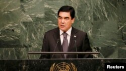 Prezident Gurbanguly Berdimuhamedow BMG-de çykyş edýär. 2015 ý.