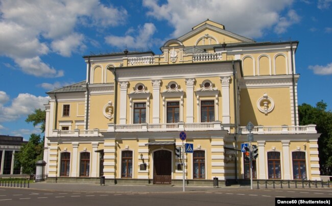 Цяперашні выгляд Купалаўскага тэатру, ©Shutterstock