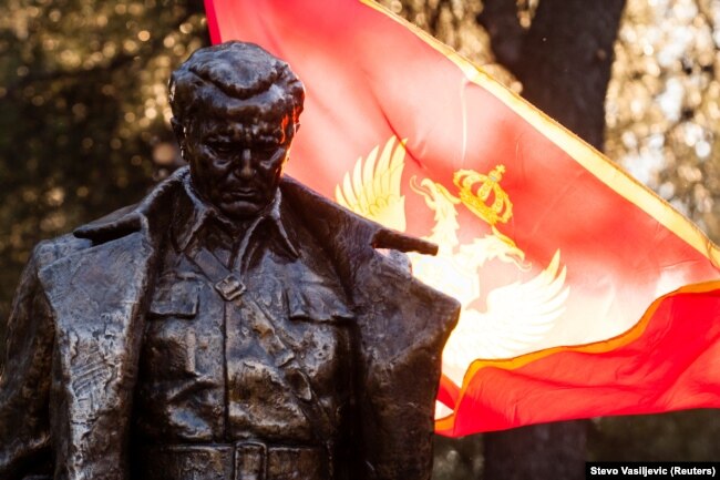 Памятник лидеру коммунистической Югославии Иосипу Броз Тито в Черногории. Для многих жителей бывшей СФРЮ Тито остается символом "старых добрых времен"