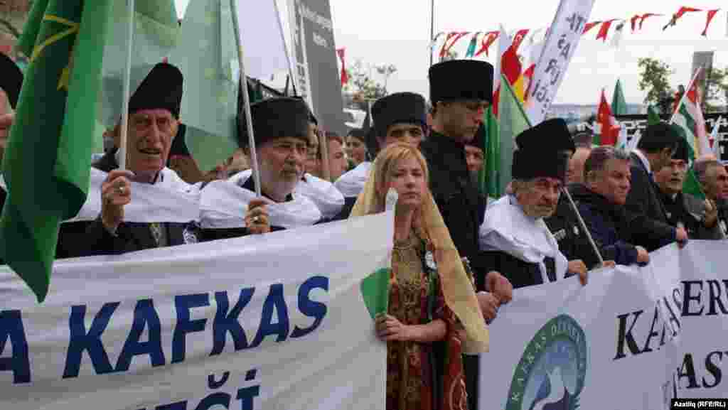 1864-чу шарахь Стигалкъекъа-беттан 21 чохь чекхбаьлла чергазойн латтанаш тIехь Кавказан тIом. И де ГIайгIанан Де дIакхайкхийна чергазоша.