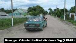 Нова білощебенева дорога в селі Шкарів Гощанського району