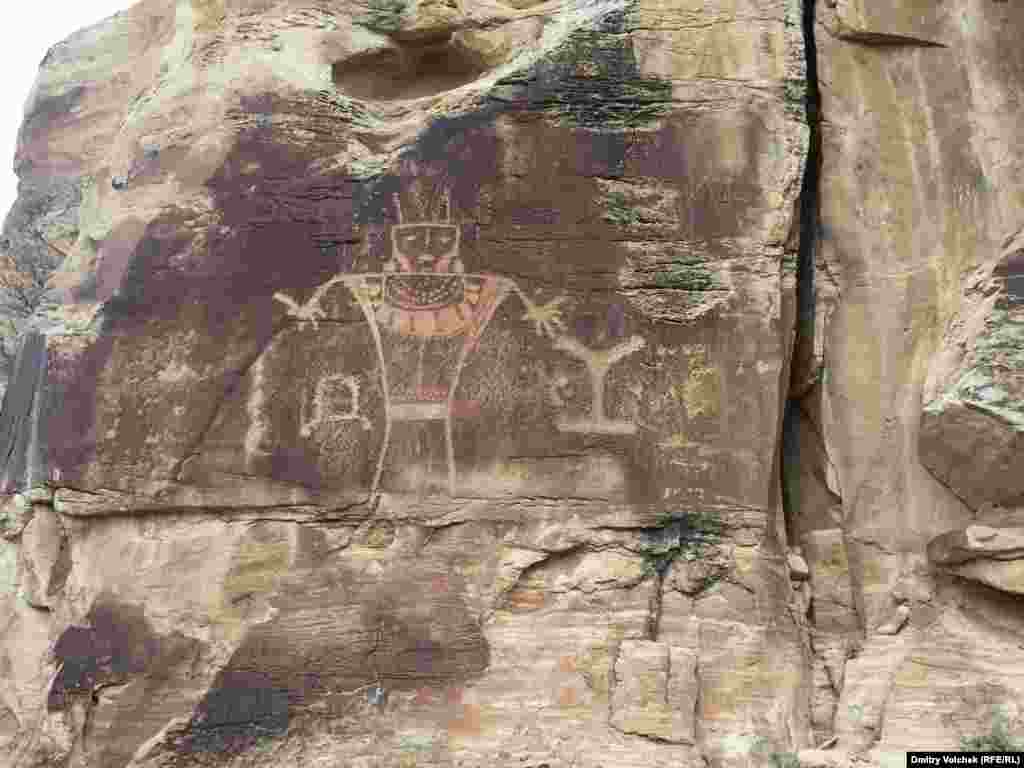 Индейские наскальные рисунки в Вайоминге встречаются не так часто, как в Юте и Аризоне, но есть на что посмотреть