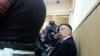 Валерий Борщев в ожидании у зала суда. 2 октября 2012