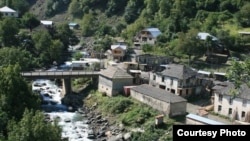 Из-за огромного каскада гидроэлектростанций под водой окажется значительная часть территории Сванети, в том числе и историческое село Хаиши