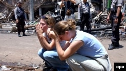 The bomb attacks in Bali killed 202 people.