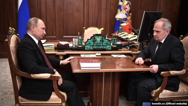 Владимир Путин и председатель Конституционного Суда России Валерий Зорькин