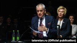 Бывший главный санврач РФ Геннадий Онищенко усмотрел в контакте самозанятых и государства немало минусов. 