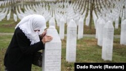 Qendra Përkujtimore Potoçari ku janë të varrosura viktimat e Srebrenicës.