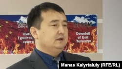Активист незарегистрированной группы «Нағыз Атажұрт» («Настоящий Атажурт») Серикжан Билаш на встрече в Алматы. 4 марта 2020 года.