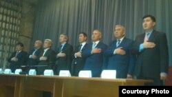 Бекбулот Таргалбеков ва аъзои дигари мухолифин дар "порлумони мардумӣ"