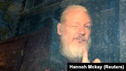 Julian Assange după arestarea sa la Londra, 11 aprilie 2019