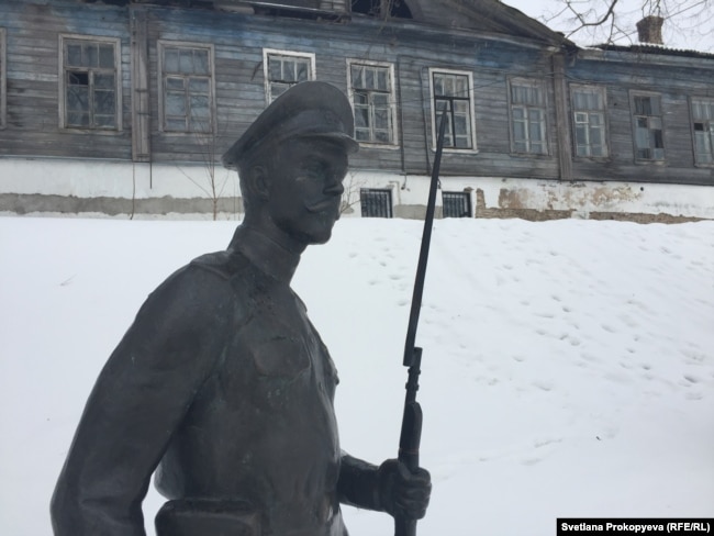 В годы Первой мировой войны на Георгиевской, 4, располагался штаб Северного фронта