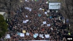 Protestat e studentëve kundër testimit të jashtëm
