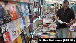 Sarajevo, prodaja knjiga, foto:Midhat Poturović