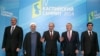 حسن روحانی (نفر دوم از چپ) همراه با سایر رهبران کشورهای ساحلی دریای خزر