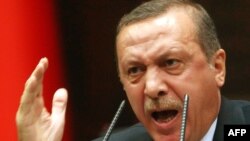 Erdoğan török elnök durván megakasztotta Finnország és Svédország NATO-felvételét a vétó belengetésével