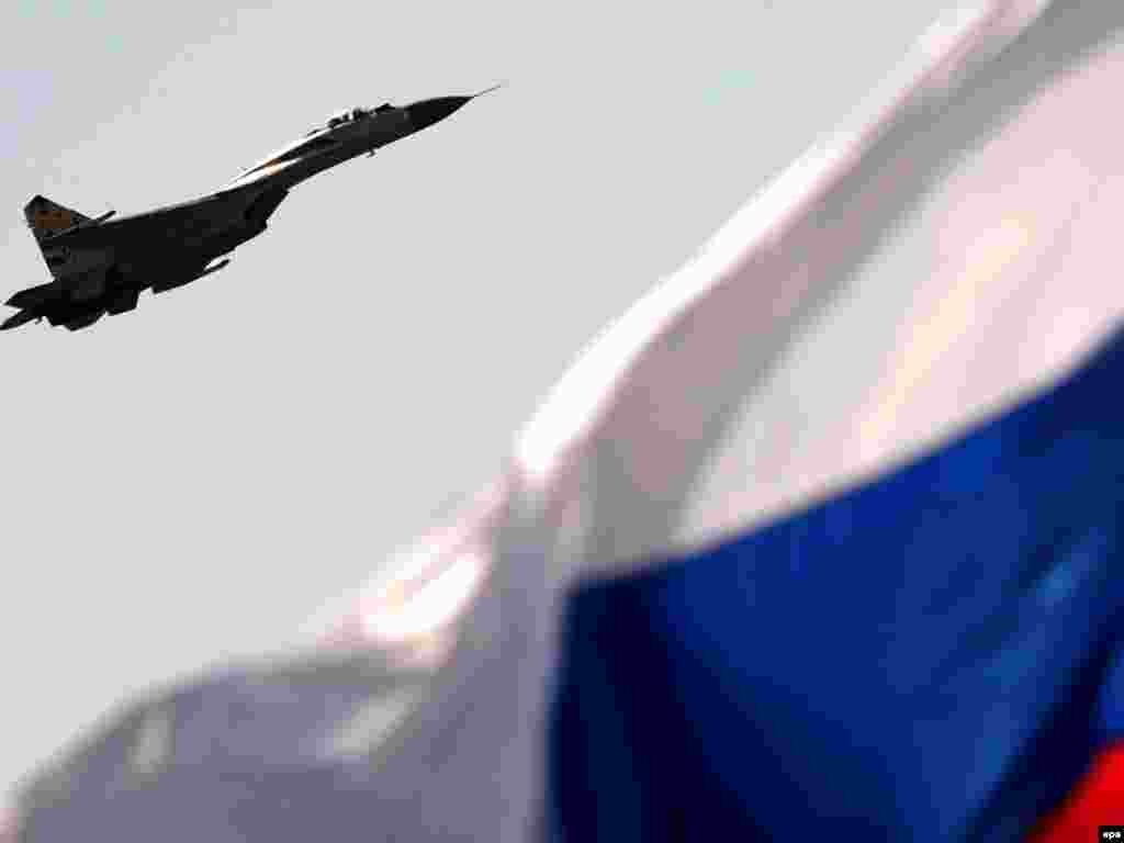 В подмосковном городе Жуковский открылся авиасалон "МАКС-2009"