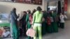 Туркменские школьники подрабатывают вместо занятий 