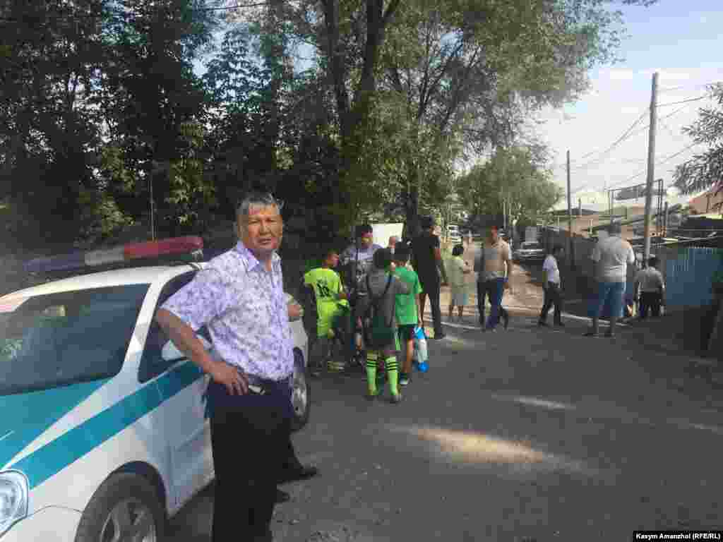 В связи с пожаром с вечера четверга ограничено движение по Талгарской трассе, связывающей Алматы и восточные районы Алматинской области.