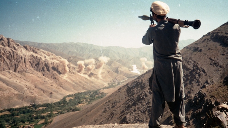 ' په کمرو جهاد': څرنګه د امریکایانو په لاس لوستو افغانانو د شوروي د بریدونو عکسونه اخیستي
