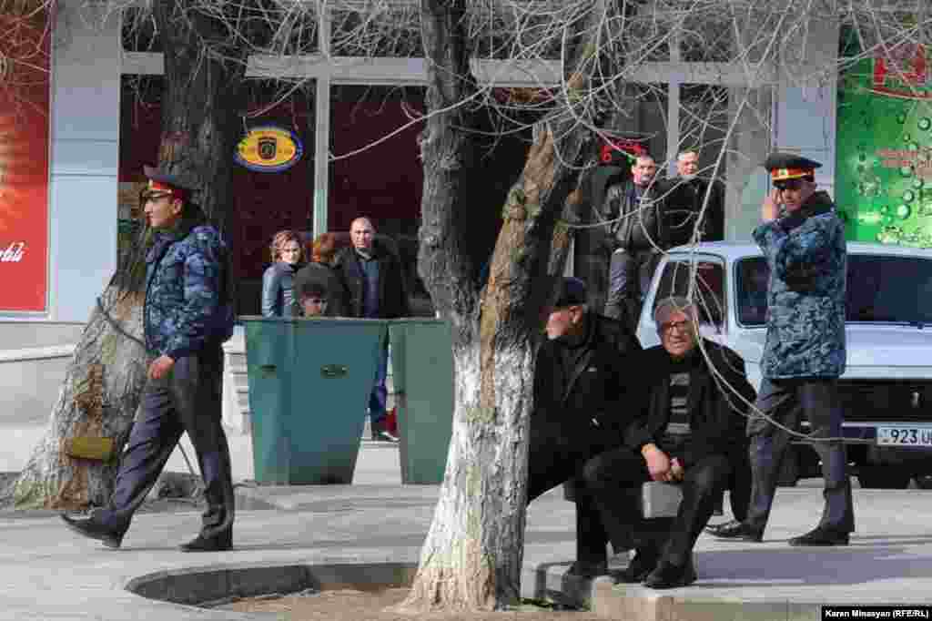 Armenia -- Opposition leader Raffi Hovhannisian holds meetings with supporters in regional towns, 26Feb2013