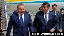 Сооронбай Жээнбеков на посту премьер-министра и президент Казахстана Нурсултан Назарбаев. Бишкек, 14 апреля 2017 года.