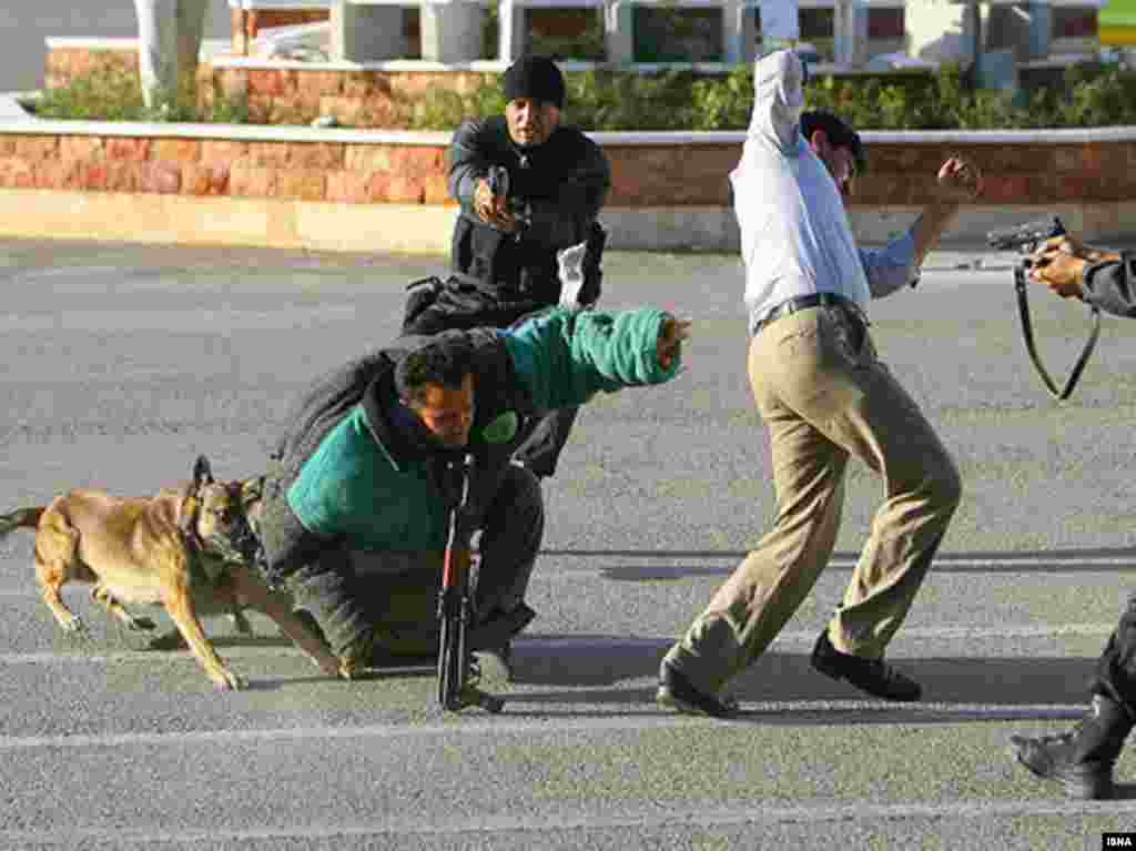 Iran -- Exercise of Iranian police force called “Eghtedar”, Oct2010 - Iran -- Exercise of Iranian police force called “Eghtedar”, Oct2010