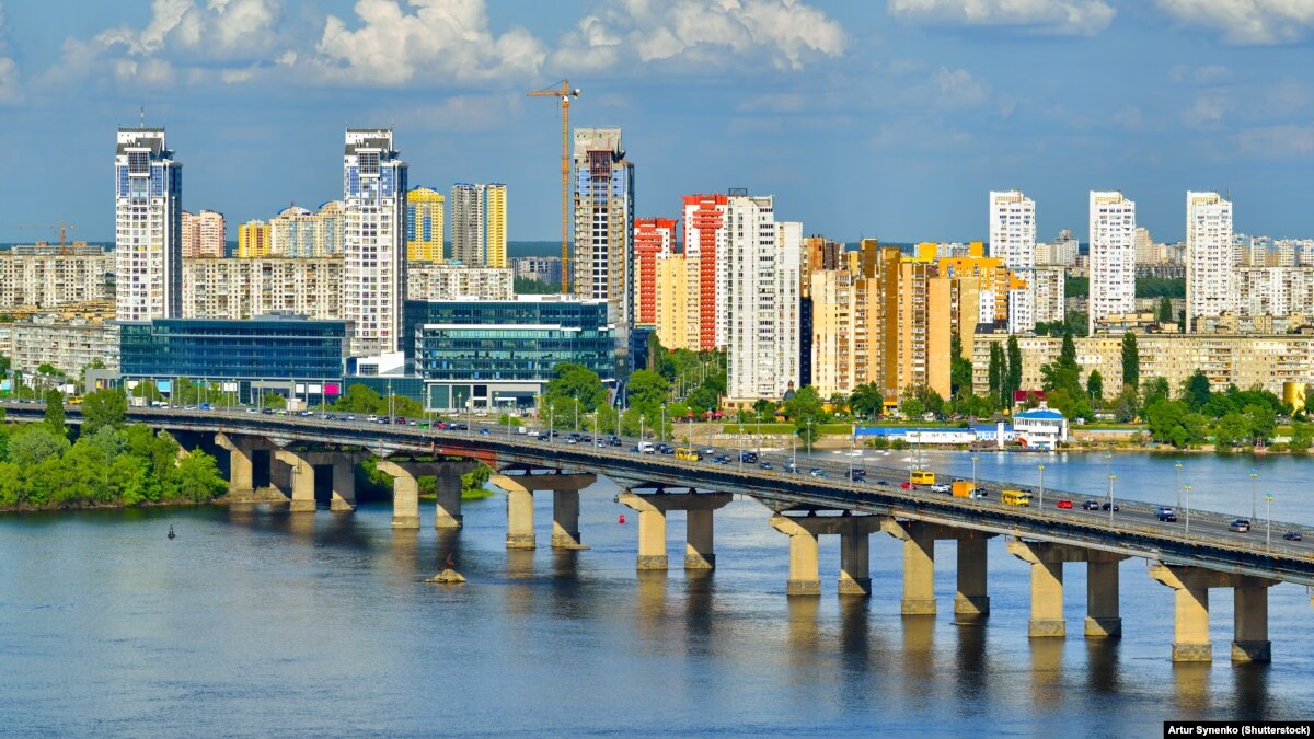 oi5.ru: На мосту Патона в Киеве поврежден трубопровод, нет горячей воды и отопления в 200 домах На мосту Патона в Киеве поврежден трубопровод, нет горячей воды и отопления в 200 домах