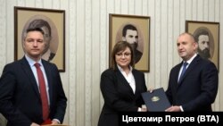 Президентът Румен Радев връчи на БСП третия проучвателен мандат за съставяне на правителство