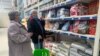 От 12 април отново работят, моловете, големите нехранителни магазини, училищата и университетите, а заведенията могат да приемат клиенти и на закрито