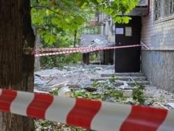 Последствия прилета дрона по многоэтажке в Ростове-на-Дону. 14 августа 2025 года