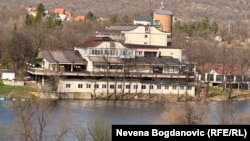 Hotel "Jezero", na Borskom jezeru, trenutno je u fazi renoviranja. 