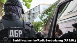 Посадовців співробітники ДБР затримали 15 січня, сьогодні їм повідомили про підозру за ознаками отримання хабаря