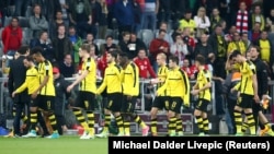 Gjatë një ndeshjeje midis Bayern Munich dhe Borussia Dortmund.