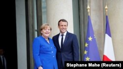 Emmanuel Macron cu Angela Merkel