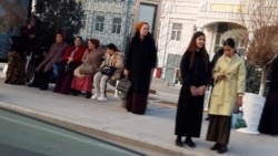 Diňle: Balkanlylaryň käbiri prezidentiň ABŞ saparyndan 'özgerişe' garaşsa, ýene bir bölegi 'umyt ýok' diýýär