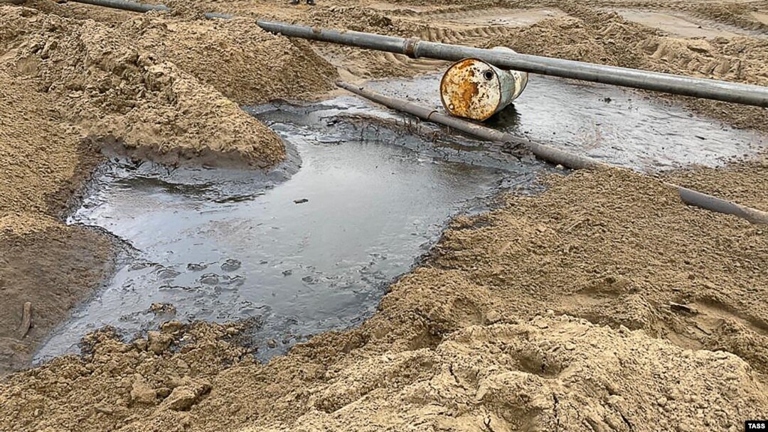 Разлив нефти (архивное фото)